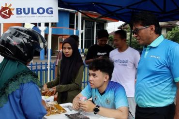 Bulog Kalbar salurkan tiga komoditas pangan prioritas