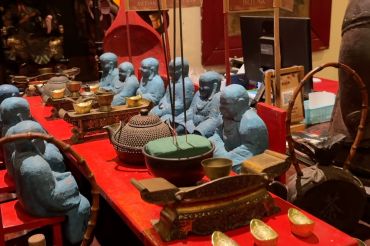 Sensasi berbuka puasa di rumah penuh koleksi antik