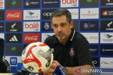 Arema FC berkekuatan penuh saat melawan Persita Tangerang