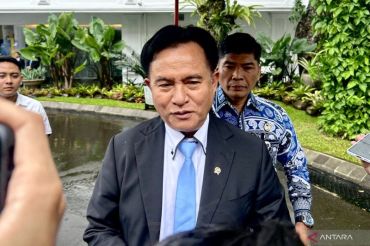 Menko Yusril menerima informasi buronan Riza Chalid di Malaysia