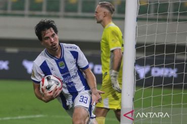 Dewa United berbagi angka dengan Persib Bandung usai bermain imbang 2-2