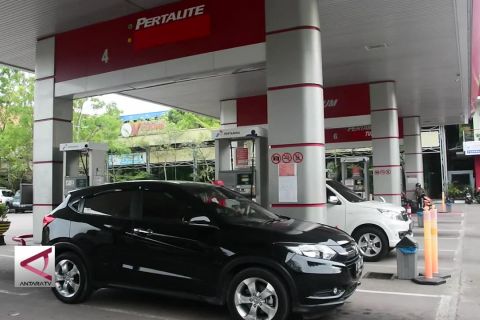 Menteri BUMN Minta Pertamina Jaga Pasokan Premium