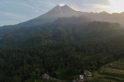 AKTIVITAS GUNUNG MERAPI