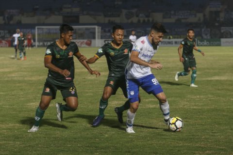 Persib Bandung lawan PS Tira