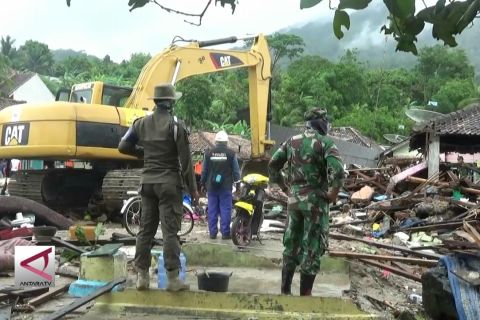 Di Lampung, pencarian korban tsunami fokus di area pantai