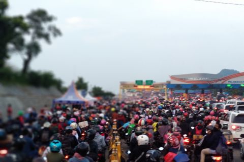 Suasana Arus Balik Di Dermaga Bakauheni