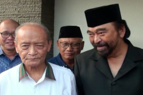Surya Paloh jenguk Buya Syafii bicara kondisi bangsa