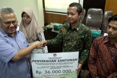 KPU serahkan santunan ahli waris KPPS DIY