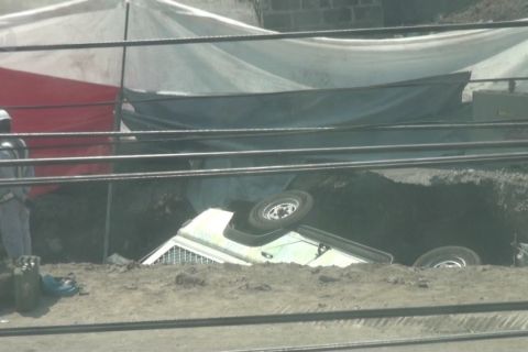 Proyek underpass amblas,  warga Australia menjadi korban