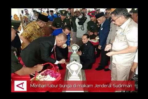 VIDEO - Menhan ziarah ke Taman Makam Pahlawan Kusumanegara Yogyakarta
