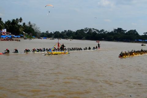 Menpar: Festival Pacu Jalur harus punya nilai komersial