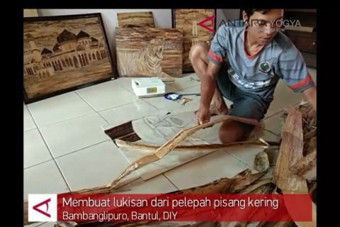 VIDEO : Membuat lukisan dari pelepah pisang