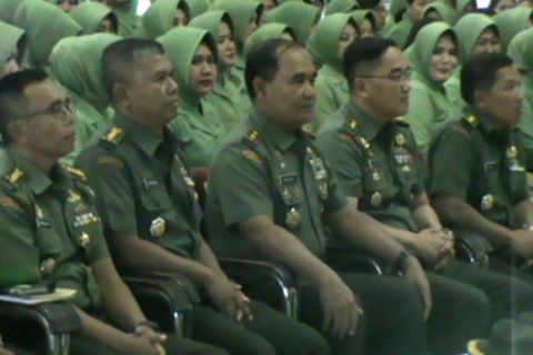 Pangdam Hasanuddin ingatkan Persit hati-hati gunakan media sosial