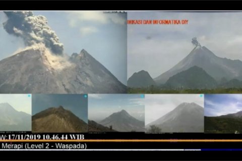 Gunung Merapi luncurkan awan panas setinggi 1.000 meter