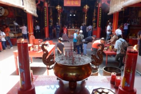 Imlek sarana membuka identitas diri di tengah kemajemukan