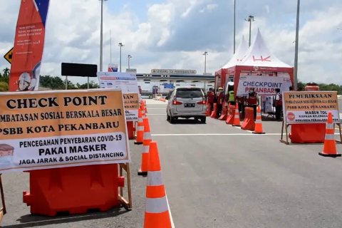 Ratusan kendaran putar balik di 5 titik perbatasan Riau