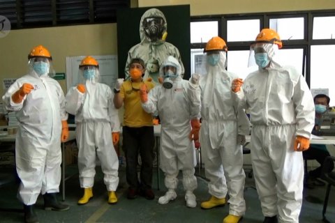 Memotivasi relawan COVID-19 lewat lukisan