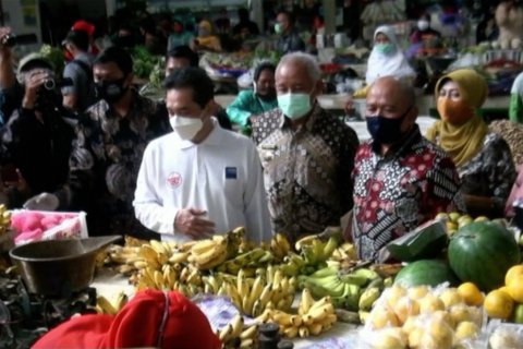 Menggerakan kembali ekonomi dengan revitalisasi pasar rakyat