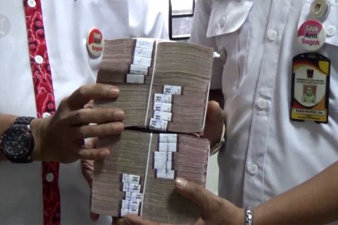 Pemkot Padang salurkan BST tahap II dan III