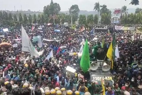 Massa tolak UU Cipta Kerja