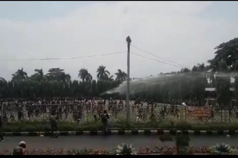 Aksi demo di kantor Pemprov Lampung