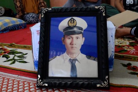 Seorang warga kota Padang terdaftar sebagai penumpang  SJ 182