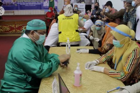 Masih rendah, vaksinasi tahap satu di Sumbar capai 80,1%