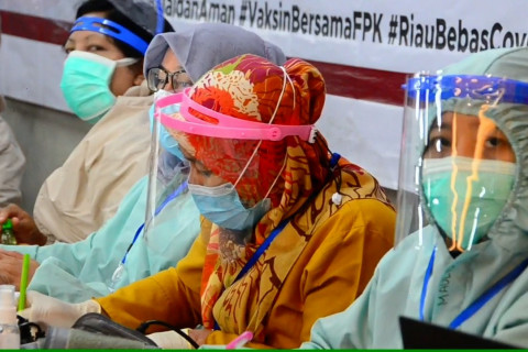 Nakes di Riau akan dapat vaksinasi booster
