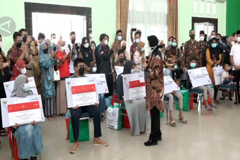 Mensos salurkan bantuan rehabilitasi dan kewirausahaan di Riau