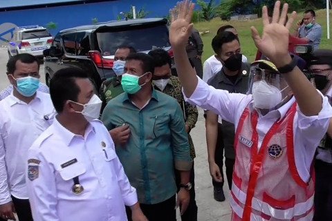 Cegah varian Lambda, Menhub tinjau perlintasan negara di Batam