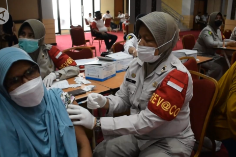 Gubernur Sumbar minta Kepala Daerah gencarkan vaksinasi