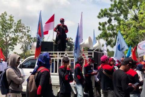 Kadisnaker Batam ingatkan buruh tidak mogok kerja