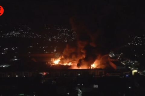 Pasar Inpres Manonda Palu terbakar