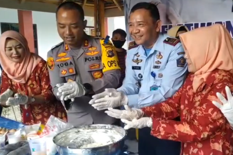 Keluarga dan napi di Lapas Luwuk diajar berwirausaha