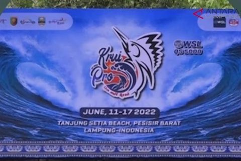 Tempat berselancar terbaik di dunia ada di Pesisir Barat Lampung