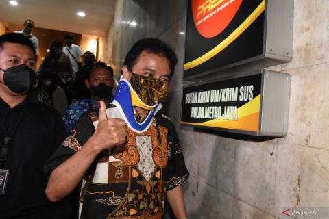 Polda Metro Jaya tahan Roy Suryo