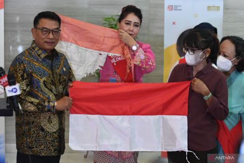 Program tukar bendera Merah Putih