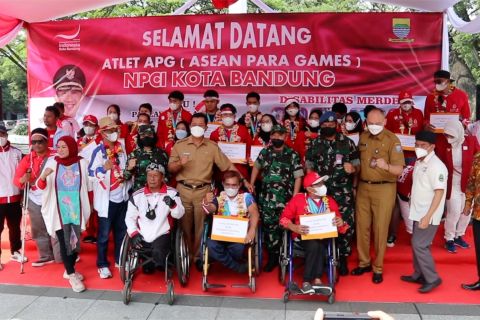 Bawa pulang 15 emas, atlet Paralimpik Kota Bandung disambut hangat
