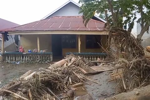 Banjir dominasi ratusan kali bencana yang melanda Sulteng
