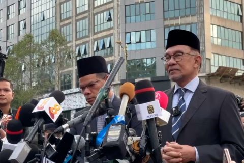 Raja Malaysia segera putuskan Perdana Menteri ke-10