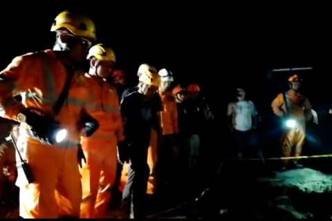 Akibat ceroboh empat pekerja tertimbun longsor  di Sleman