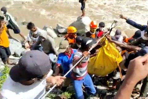 Tim SAR Palu temukan satu anak korban hanyut di Sigi