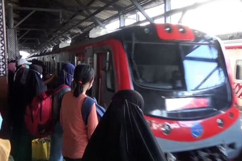 Hadirnya KRL dukung konektivitas pemudik dan wisatawan lebih mudah