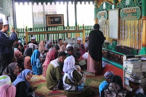 Tradisi lebaran dengan berziarah ke Makam Raja Banjar