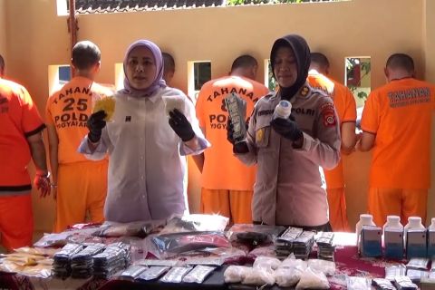 Polda DIY ungkap jaringan pengedar 200 ribu butir obat berbahaya