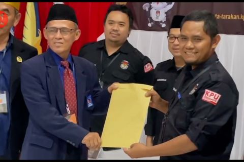 Serentak nasional, bacaleg NasDem dan PDIP datangi KPU Tarakan