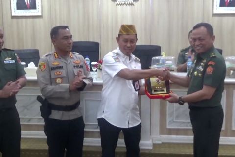 53 siswa Dikreg Sesko TNI kaji sistem pertahanan wilayah Sultra
