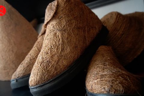 UMKM Kelapana sulap serabut kelapa jadi produk kerajinan