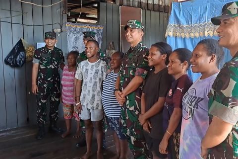 Lantamal X Jayapura renovasi 10 rumah warga tidak layak huni