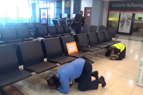 Saat gempa dan tsunami 'terjadi' di Bandara Internasional Minangkabau